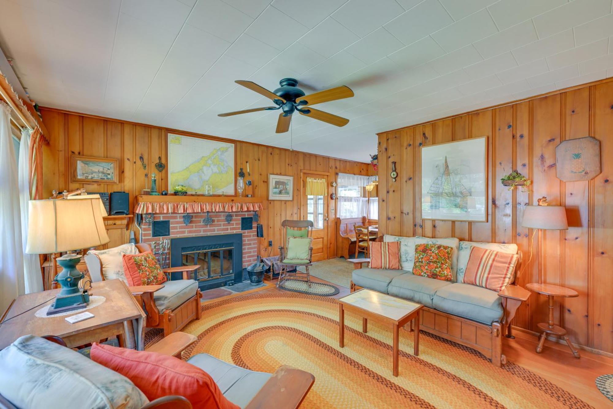 Home In Long Island Wine Country - Walk To Beach! Cutchogue المظهر الخارجي الصورة